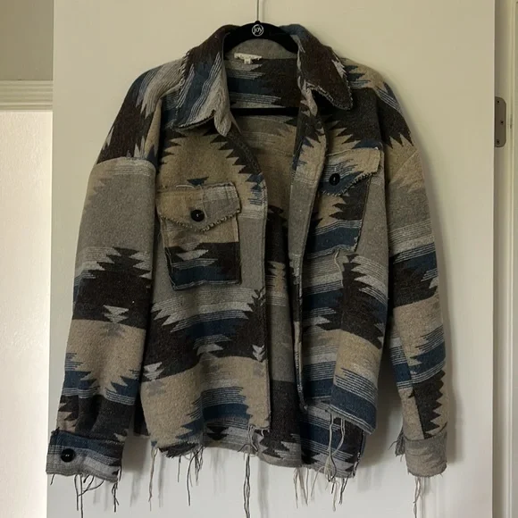 VICI Aztec shacket, blue 🩵💙 - Picture 3 of 4